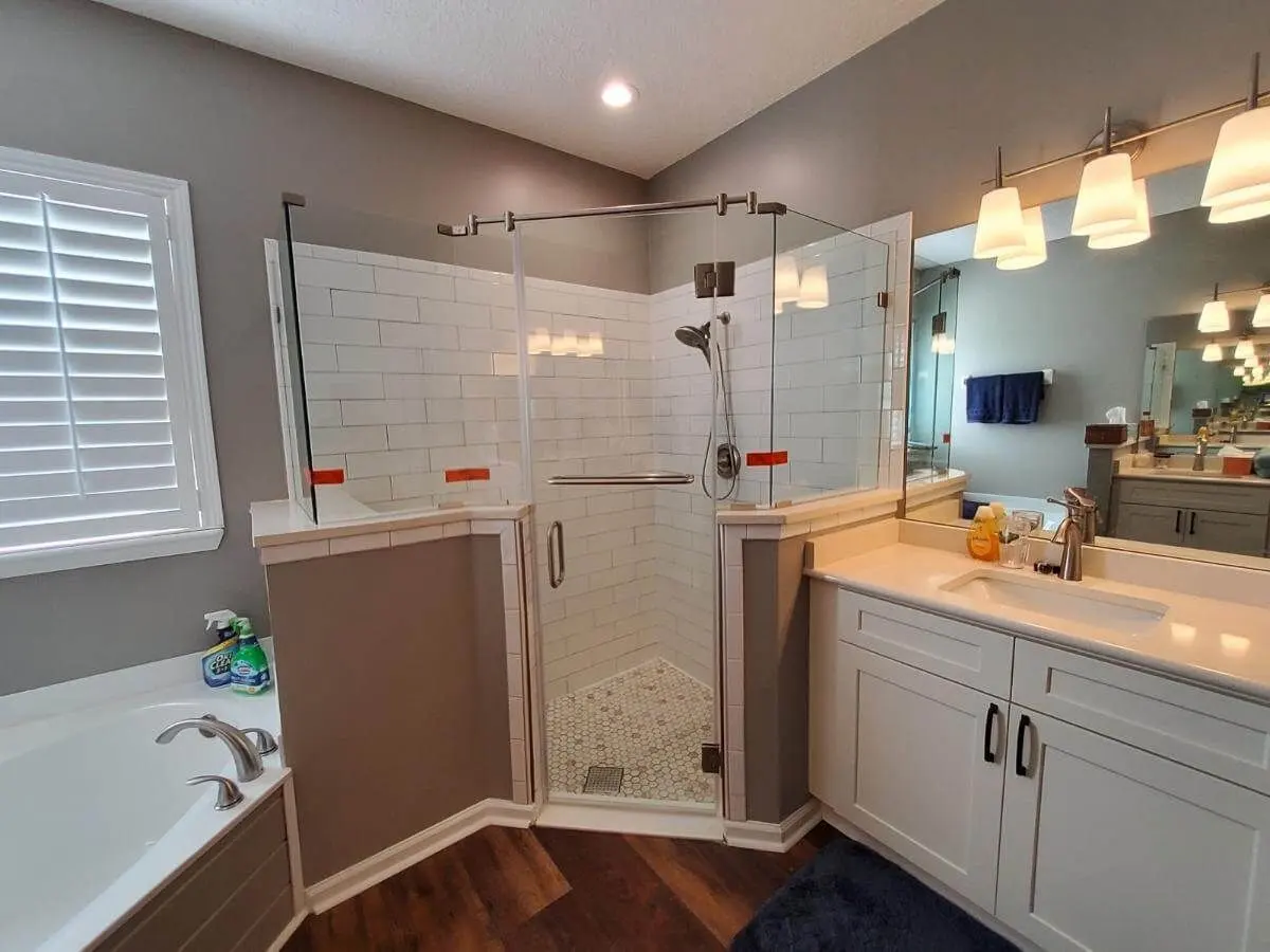 Primary bath with a frameless shower